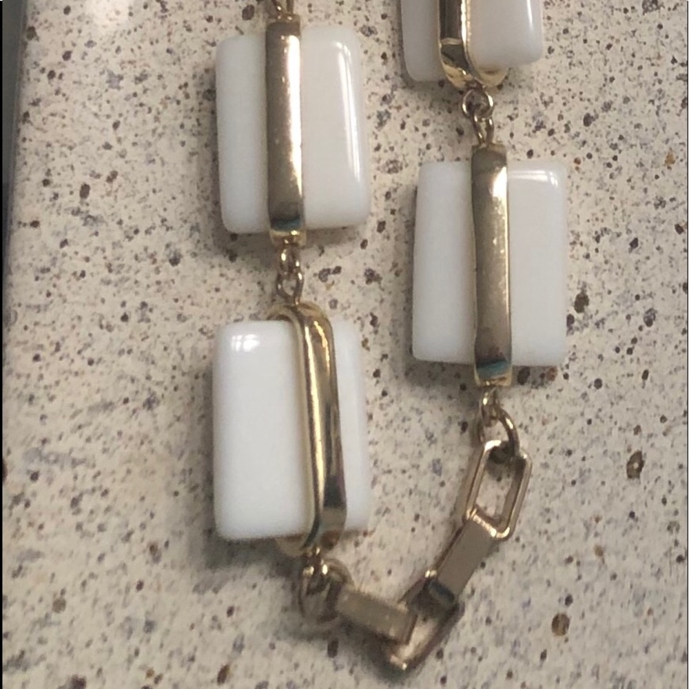 “Coldwater Creek” Off-White & Gold Necklace